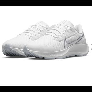 Nike Women's Air Zoom Pegasus 38 Running Shoes